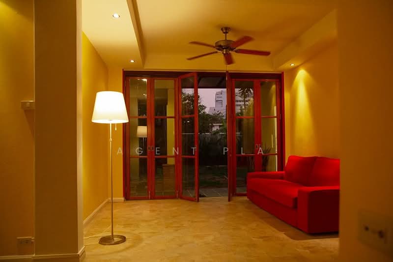 For Sale: Newly Renovated 2-Story Detached House in the Heart of Inthamara (Ratchadaphisek, Huai Khw, Bangkok, Din Daeng, Bangkok, 3 Bedrooms, 160 sqm, Single Detached House For Sale, by Agent Pla, 500352629 - DDproperty.com