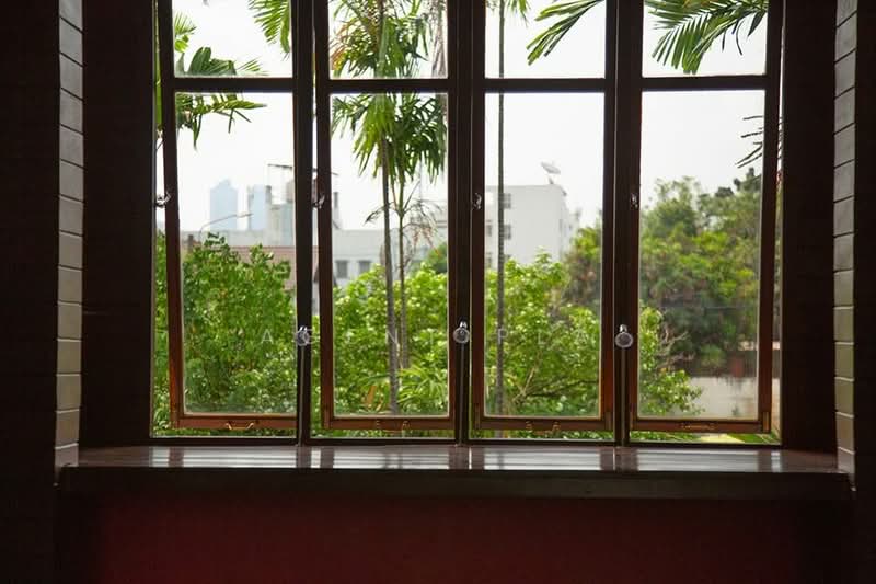 For Sale: Newly Renovated 2-Story Detached House in the Heart of Inthamara (Ratchadaphisek, Huai Khw, Bangkok, Din Daeng, Bangkok, 3 Bedrooms, 160 sqm, Single Detached House For Sale, by Agent Pla, 500352629 - DDproperty.com