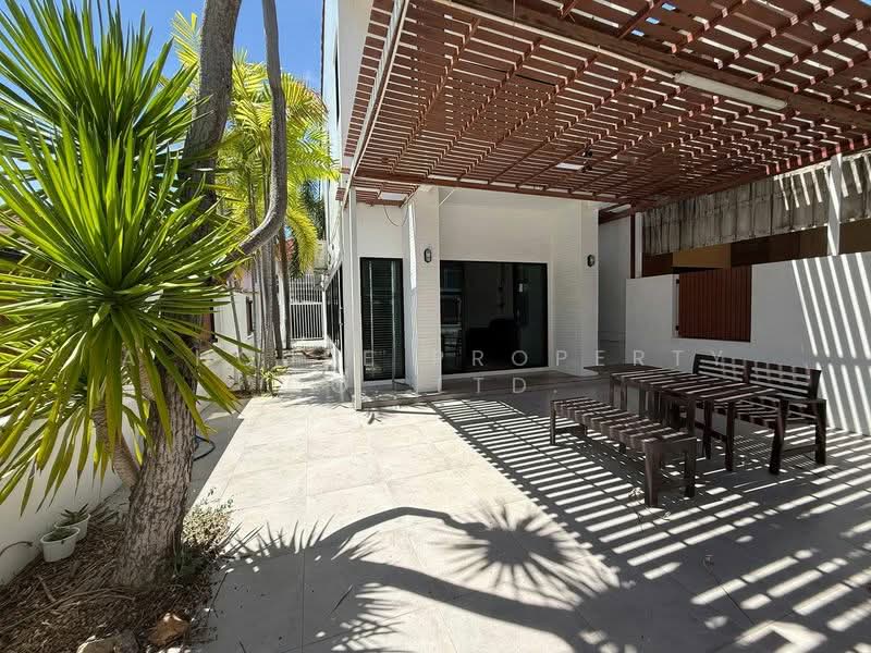 Corner townhouse for sale, great location near Bang Saen, Chon Buri (Pattaya), Ban Pik, Muang Chon Buri, Chon Buri (Pattaya), 2 Bedrooms, 184 sqm, Townhouse For Sale, by A House Property Co.,Ltd., 500352675 - DDproperty.com