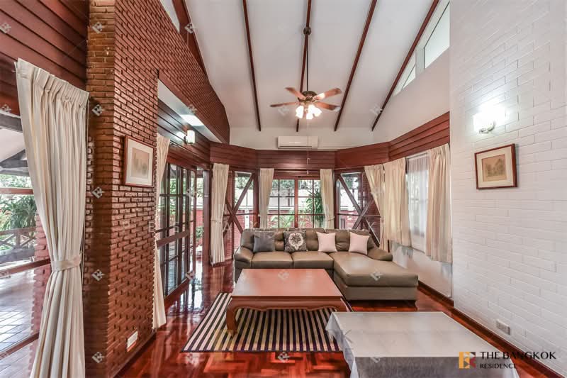 House Area Sukhumvit 4, Bangkok, สุขุมวิท 6, Khlong Toei, Khlong Toei, Bangkok, 4 Bedrooms, 510 sqm, Semi-Detached House (Twin House) For Rent, by Nicha Peerakittikul, 500352707 - DDproperty.com