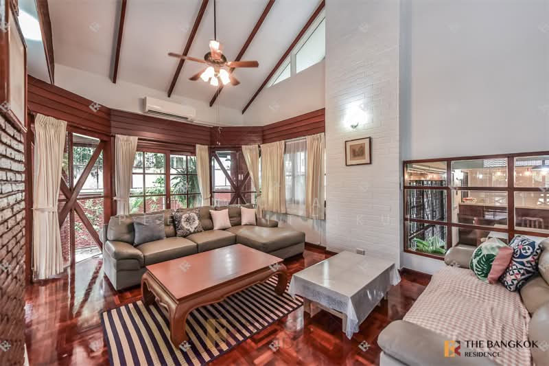 House Area Sukhumvit 4, Bangkok, สุขุมวิท 6, Khlong Toei, Khlong Toei, Bangkok, 4 Bedrooms, 510 sqm, Semi-Detached House (Twin House) For Rent, by Nicha Peerakittikul, 500352707 - DDproperty.com
