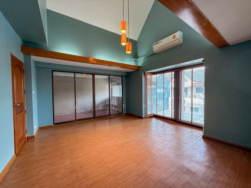 3.5-Story Townhome/Home Office for Rent in Town in Town Area (SPSAD4028), Bangkok, Phlapphla, Wang Thonglang, Bangkok, 6 Bedrooms, 301 sqm, Townhouse For Rent, by Agent Pla, 500352736 - DDproperty.com