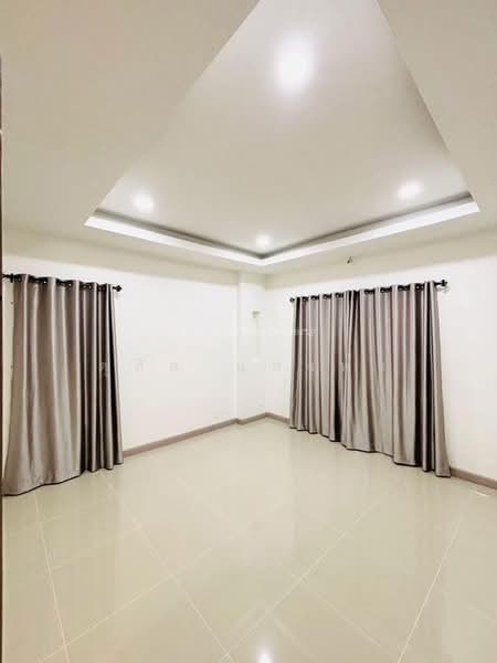 ขายบ้านเดี่ยวรีโนเวทใหม่ ม.เซนสิริโฮม แหลมฉบัง ศรีราชา, Chon Buri (Pattaya), Thung Suk La, Si Racha, Chon Buri (Pattaya), 3 Bedrooms, 200 sqm, Single Detached House For Sale, by Dusit Saengfa, 500352737 - DDproperty.com