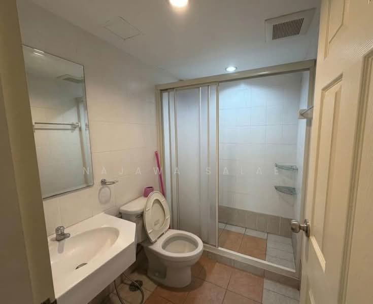Lumpini Ville Phahol-Suthisarn, Bangkok, 23 Inthamara 2 Alley, Samsen Nai, Phaya Thai, Bangkok, 2 Bedrooms, 60 sqm, Condo For Rent, by Najawa Salae, 500352799 - DDproperty.com