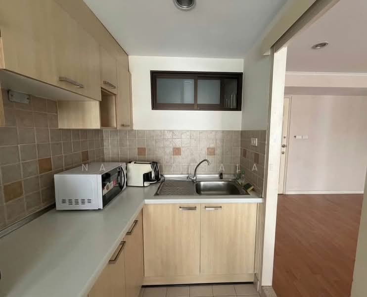Lumpini Ville Phahol-Suthisarn, Bangkok, 23 Inthamara 2 Alley, Samsen Nai, Phaya Thai, Bangkok, 2 Bedrooms, 60 sqm, Condo For Rent, by Najawa Salae, 500352799 - DDproperty.com