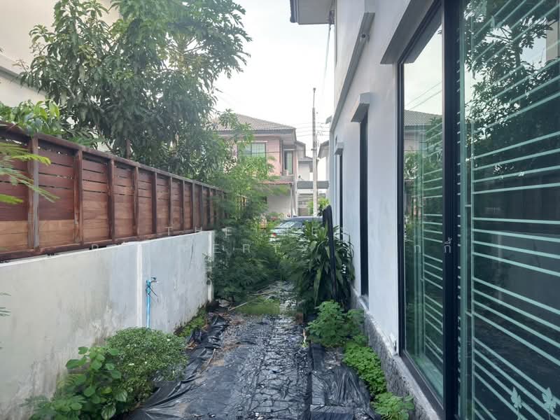 The Trust Suvarnabhumi-Theparak, Samut Prakan, Thepparat Km.17 Road, Bang Chalong, Bang Plee, Samut Prakan, 3 Bedrooms, 150 sqm, Townhouse For Sale, by The Best Property ปุ๊กกี้, 500352840 - DDproperty.com