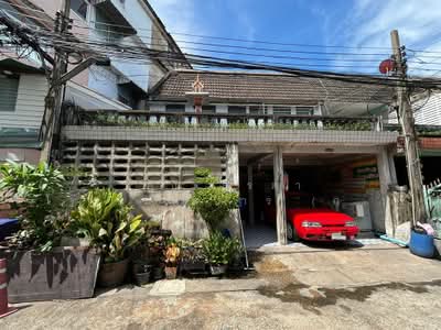 ขาย - ทาวน์เฮ้าส์ 2 ชั้น 30 ตร.ว. ซอยพรพรหม ถนนเตชะวนิช, กรุงเทพ