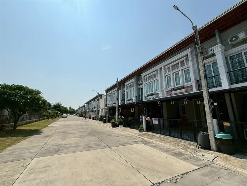 Golden Town 3 Bangna-Suanluang : โกลเด้น ทาวน์ 3 บางนา-สวนหลวง, กรุงเทพ, ถนนกาญจนาภิเษก, ประเวศ, กรุงเทพ, 130 ตร.ม., ทาวน์เฮ้าส์ ขาย, โดย คุณ กัญพิชา ชูกลิ่น (ฝ้าย), 500352924 - DDproperty.com