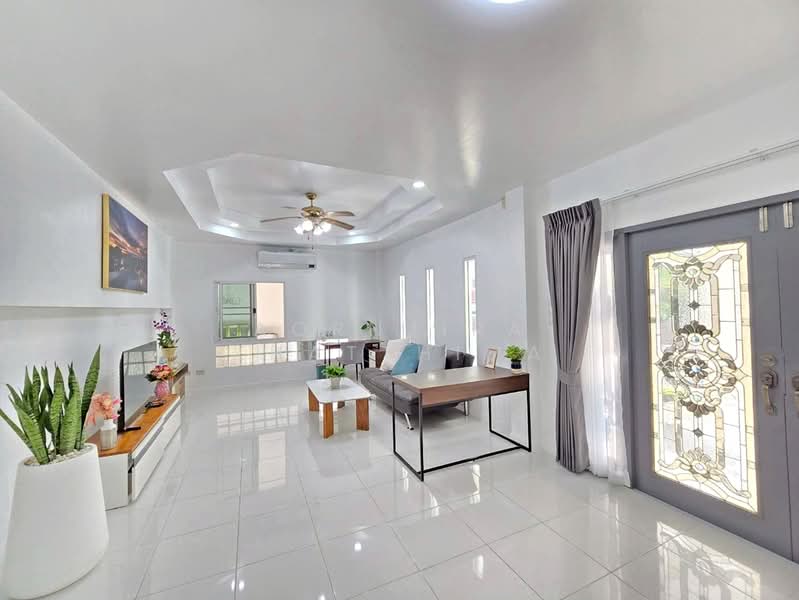 S2771 | สุดคุ้ม! พูลวิลล่าหลังมุม 6 ห้องนอน, โซนหางดง | ใกล้กาดฝรั่งเพียง 6 นาที, เชียงใหม่, หางดง, เชียงใหม่, 300 ตร.ม., บ้านเดี่ยว ขาย, โดย Aornjira Khatthima, 500352994 - DDproperty.com