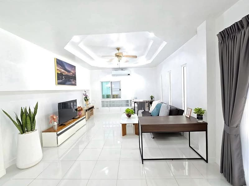 S2771 | สุดคุ้ม! พูลวิลล่าหลังมุม 6 ห้องนอน, โซนหางดง | ใกล้กาดฝรั่งเพียง 6 นาที, เชียงใหม่, หางดง, เชียงใหม่, 300 ตร.ม., บ้านเดี่ยว ขาย, โดย Aornjira Khatthima, 500352994 - DDproperty.com