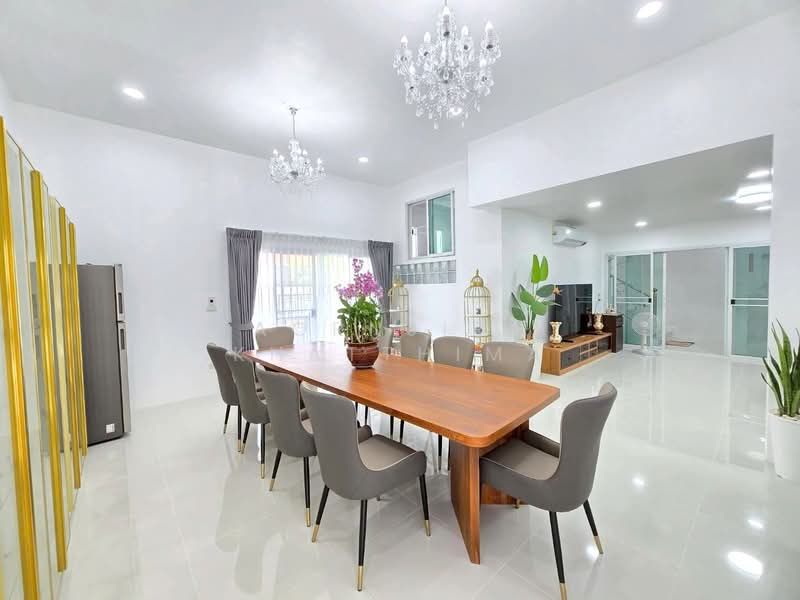S2771 | สุดคุ้ม! พูลวิลล่าหลังมุม 6 ห้องนอน, โซนหางดง | ใกล้กาดฝรั่งเพียง 6 นาที, เชียงใหม่, หางดง, เชียงใหม่, 300 ตร.ม., บ้านเดี่ยว ขาย, โดย Aornjira Khatthima, 500352994 - DDproperty.com