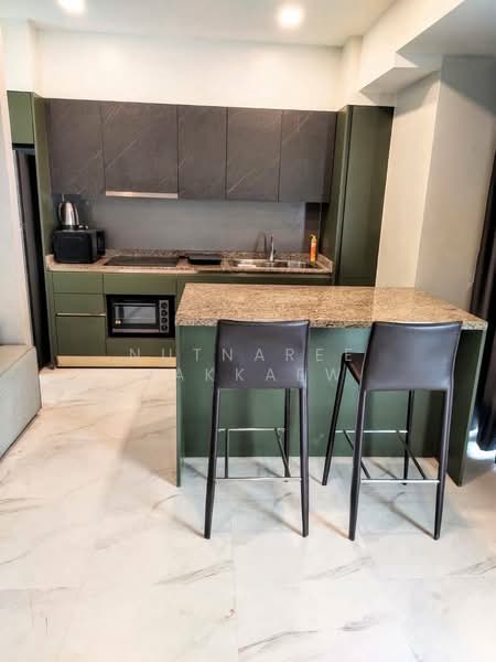 Sun Palace Condominium, Bangkok, 36 Phetchaburi Rd, Bang Kapi, Huai Khwang, Bangkok, 3 Bedrooms, 170 sqm, Condo For Rent, by Nutnaree Nakkaew, 500353048 - DDproperty.com