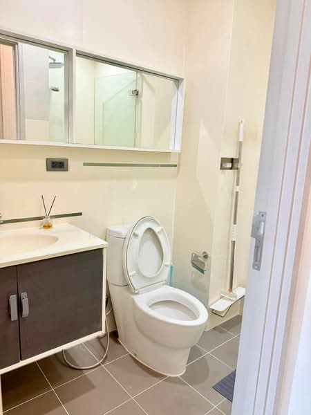 Wyne Sukhumvit, Bangkok, 1120 Sukhumvit Road, Phra Kanong, Khlong Toei, Bangkok, 1 Bedroom, 35 sqm, Condo For Rent, by Nutnaree Nakkaew, 500353081 - DDproperty.com