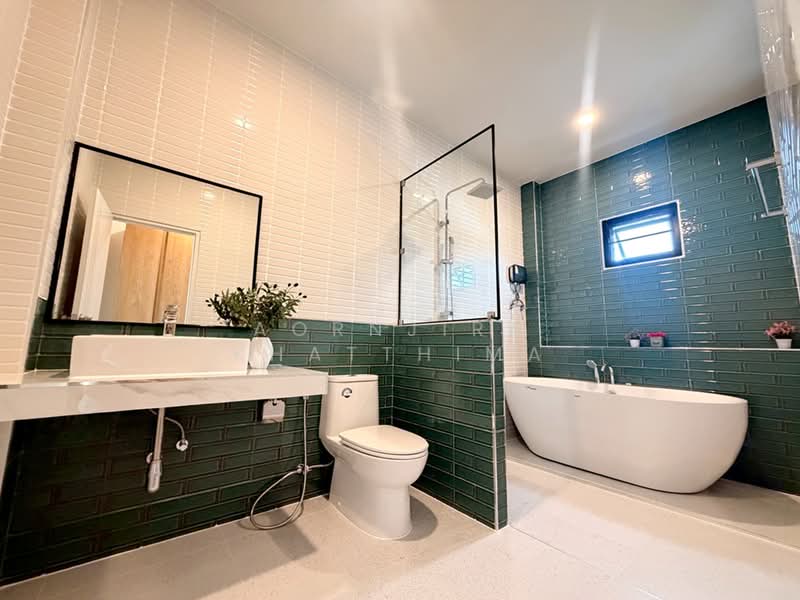 P0106/1 | Brand New Modern Style Detached House Near Kad Farang Village – Only 5 Minutes, Chiang Mai, Ban Waen, Hang Dong, Chiang Mai, 4 Bedrooms, 230 sqm, Single Detached House For Sale, by Aornjira Khatthima, 500353121 - DDproperty.com