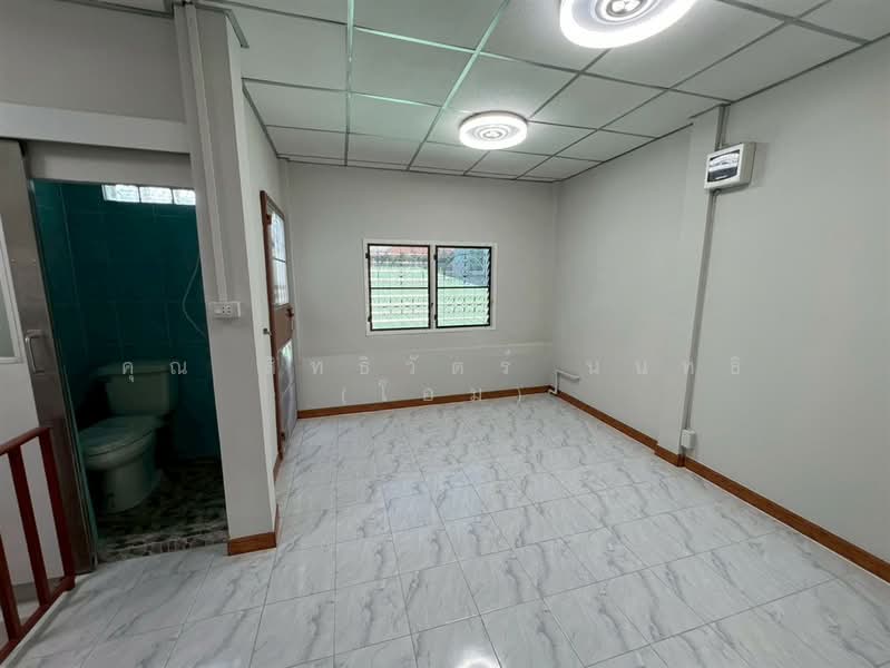 ทาวนโฮม 2 ชั้น 14.1 ตร.ว. หมู่บ้านทานตะวัน ซอยมิตรไมตรี16, สมุทรปราการ, ถนนสุขุมวิท, บางด้วน, เมืองสมุทรปราการ, สมุทรปราการ, 90 ตร.ม., ทาวน์เฮ้าส์ ขาย, โดย คุณ สิทธิวัตร์ นนทธิ (โอม), 500353272 - DDproperty.com