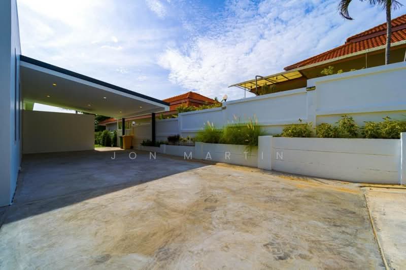Palm Hills Golf Club and Residence, Phetchaburi, 1444 Phet Kasem Rd, Cha-am, Cha-Am, Phetchaburi, 4 Bedrooms, 320 sqm, Villa For Sale, by Jon Martin, 500353275 - DDproperty.com