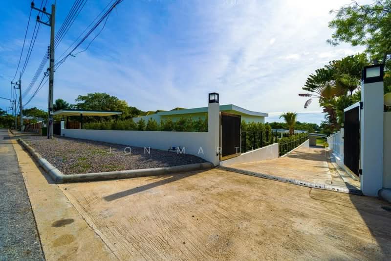 Palm Hills Golf Club and Residence, Phetchaburi, 1444 Phet Kasem Rd, Cha-am, Cha-Am, Phetchaburi, 4 Bedrooms, 320 sqm, Villa For Sale, by Jon Martin, 500353275 - DDproperty.com