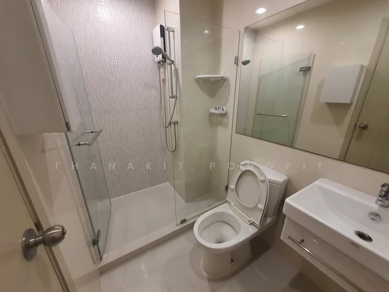 Life Pinklao, Bangkok, Boromarajonani Road, Bang Bamru, Bang Phlat, Bangkok, 1 Bedroom, 35 sqm, Condo For Sale, by Thanakit Pongpit, 500353368 - DDproperty.com