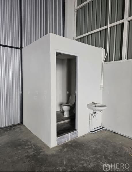 For Rent Warehouse 422 sq.m. in Rama 4 Khlong Toei Bangkok HRE00911, Bangkok, Khlong Toei, Khlong Toei, Bangkok, , 422 sqm, Warehouse/Factory For Rent, by Hero Realtor Co., Ltd., 500353431 - DDproperty.com