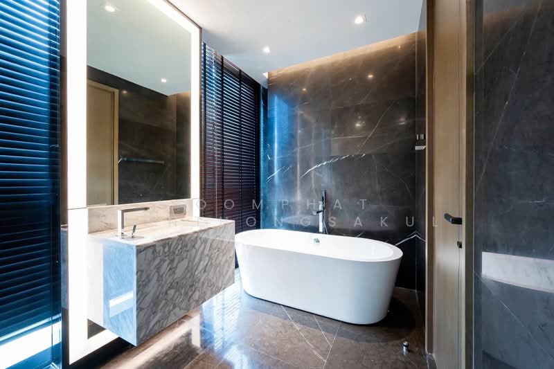 The Monument Thonglor, Bangkok, 998 Thonglor Road, Khlong Tan Nua, Watthana, Bangkok, 2 Bedrooms, 125 sqm, Condo For Sale, by Poomphat Tienthongsakul, 500353436 - DDproperty.com