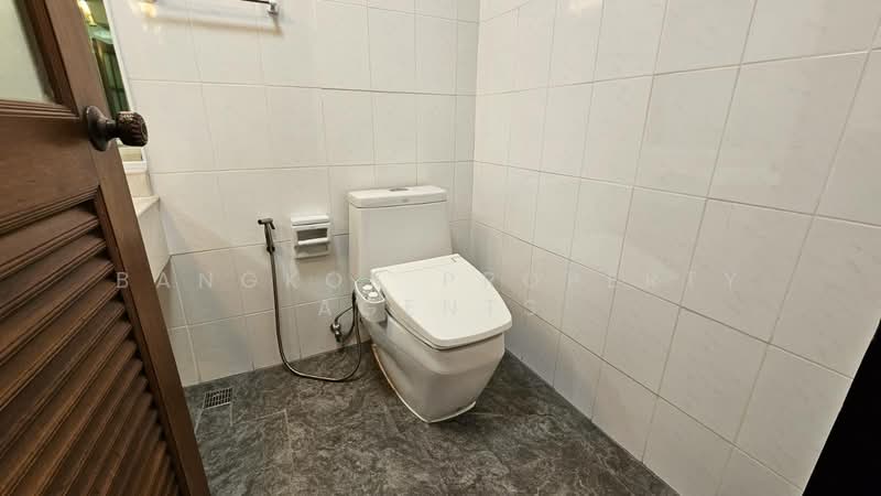 Nida Mansion, Bangkok, 37 Soi Sukhumvit 39, Khlong Tan Nua, Watthana, Bangkok, 2 Bedrooms, 270 sqm, Condo For Rent, by BANGKOK PROPERTY AGENTS, 500353440 - DDproperty.com