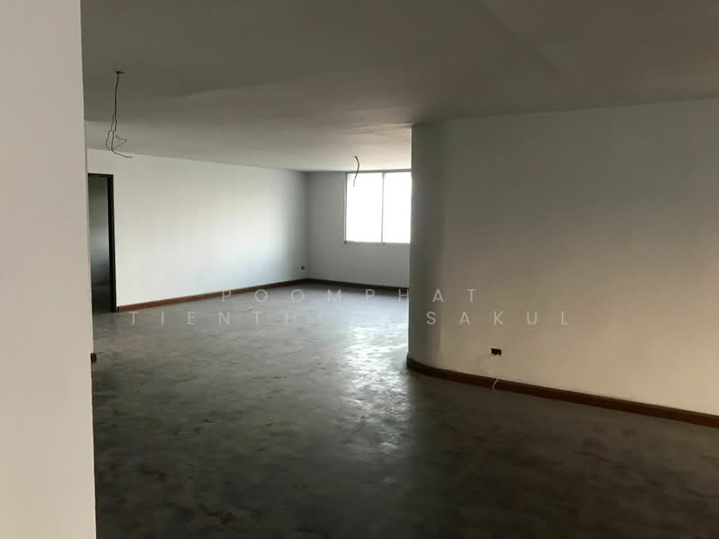 D.S. Tower 1 Sukhumvit 33, Bangkok, Soi Phrom Chit, Khlong Tan Nua, Watthana, Bangkok, 3 Bedrooms, 252 sqm, Condo For Sale, by Poomphat Tienthongsakul, 500353448 - DDproperty.com