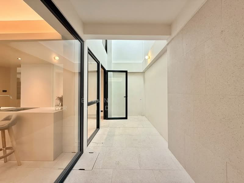 Townhouse, Bangkok, Phra Kanong Nua, Watthana, Bangkok, 2 Bedrooms, 170 sqm, Townhouse For Rent, by Bangkok Residential, 500353502 - DDproperty.com