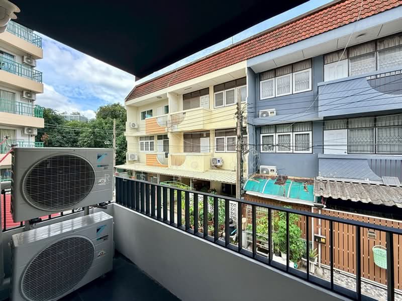Townhouse, Bangkok, Phra Kanong Nua, Watthana, Bangkok, 2 Bedrooms, 170 sqm, Townhouse For Rent, by Bangkok Residential, 500353502 - DDproperty.com