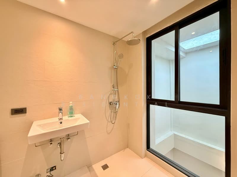 Townhouse, Bangkok, Phra Kanong Nua, Watthana, Bangkok, 2 Bedrooms, 170 sqm, Townhouse For Rent, by Bangkok Residential, 500353502 - DDproperty.com