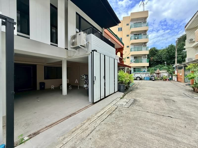 Townhouse, Bangkok, Phra Kanong Nua, Watthana, Bangkok, 2 Bedrooms, 170 sqm, Townhouse For Rent, by Bangkok Residential, 500353502 - DDproperty.com