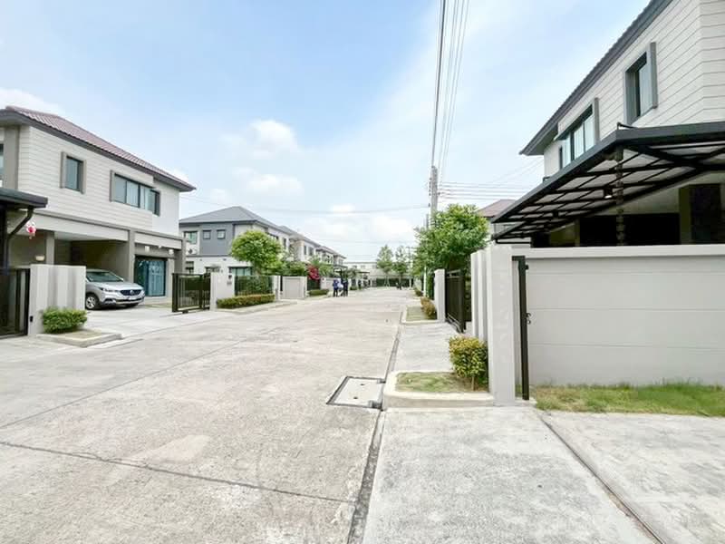 V Compound Ratchaphruek-Pinklao, Nonthaburi, Soi Suan Phak 32, Mahasawat, Bang Kruai, Nonthaburi, 3 Bedrooms, 250 sqm, Semi-Detached House (Twin House) For Sale, by ปูน, 500353510 - DDproperty.com