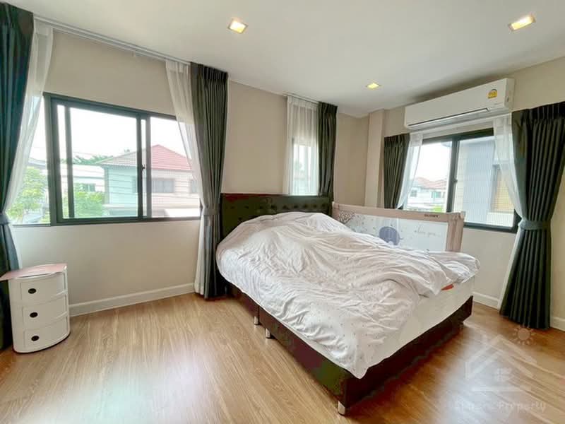 V Compound Ratchaphruek-Pinklao, Nonthaburi, Soi Suan Phak 32, Mahasawat, Bang Kruai, Nonthaburi, 3 Bedrooms, 250 sqm, Semi-Detached House (Twin House) For Sale, by ปูน, 500353510 - DDproperty.com