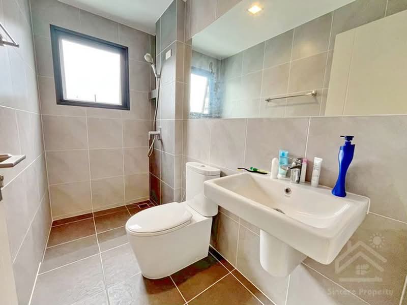 V Compound Ratchaphruek-Pinklao, Nonthaburi, Soi Suan Phak 32, Mahasawat, Bang Kruai, Nonthaburi, 3 Bedrooms, 250 sqm, Semi-Detached House (Twin House) For Sale, by ปูน, 500353510 - DDproperty.com