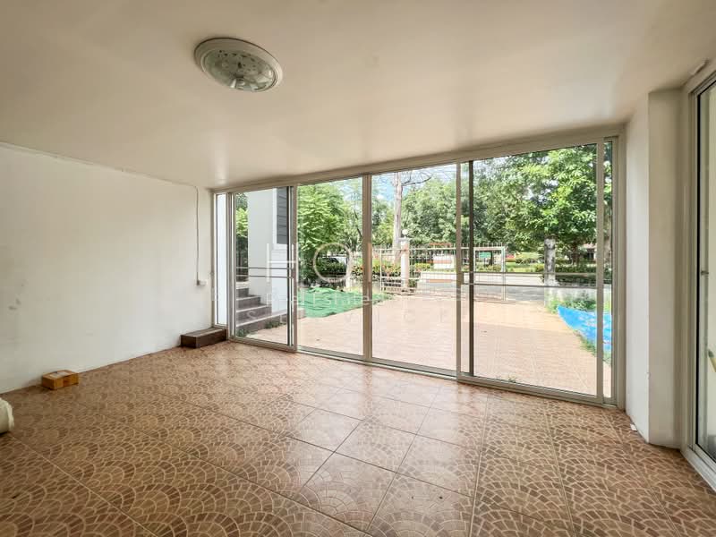Baan Lalin In The Park Watcharapol-Paholyothin, Bangkok, Rattanagosin Road, Khlong Tanon, Sai Mai, Bangkok, 5 Bedrooms, 220 sqm, Single Detached House For Sale, by HOME Real Estate Service, 500353522 - DDproperty.com