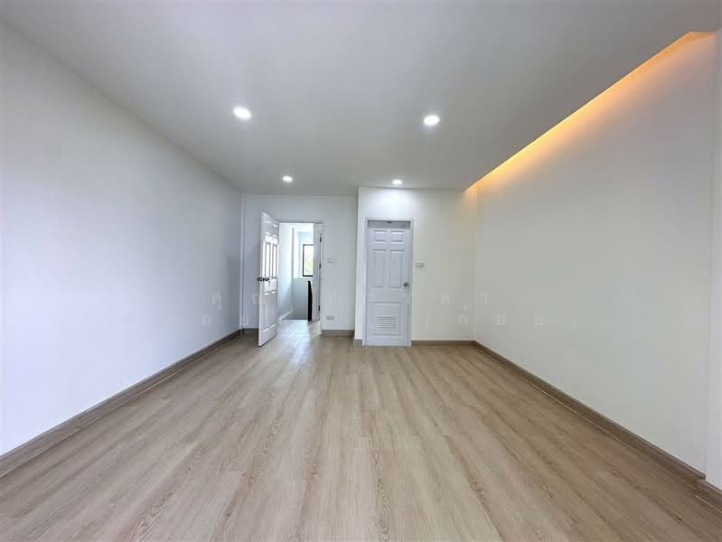 Sinthorn Happyland, Bangkok, Khlong Chan, Bang Kapi, Bangkok, 2 Bedrooms, 90 sqm, Townhouse For Sale, by คุณ ปารดา พลอยแดง (ก้อย), 500353703 - DDproperty.com