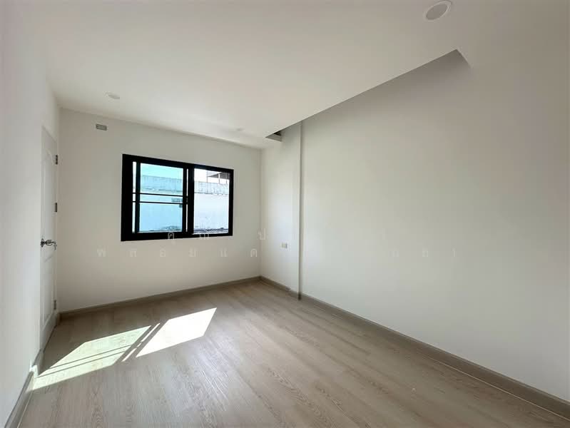 Sinthorn Happyland, Bangkok, Khlong Chan, Bang Kapi, Bangkok, 2 Bedrooms, 90 sqm, Townhouse For Sale, by คุณ ปารดา พลอยแดง (ก้อย), 500353703 - DDproperty.com