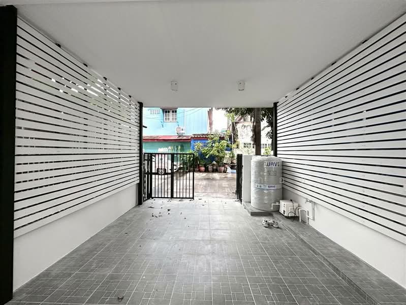 Sinthorn Happyland, Bangkok, Khlong Chan, Bang Kapi, Bangkok, 2 Bedrooms, 90 sqm, Townhouse For Sale, by คุณ ปารดา พลอยแดง (ก้อย), 500353703 - DDproperty.com