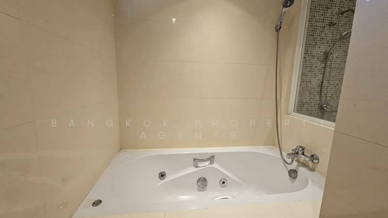 UN Residence, Bangkok, Khlong Tan Nua, Watthana, Bangkok, 3 Bedrooms, 190 sqm, Condo For Rent, by BANGKOK PROPERTY AGENTS, 500353708 - DDproperty.com