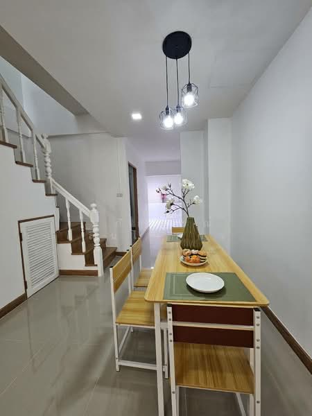 หมู่บ้าน ทาวน์ แอนด์ คันทรี ซ.สังฆสันติสุข16 หนองจอก, กรุงเทพ, สังฆสันติสุข16, กระทุ่มราย, หนองจอก, กรุงเทพ, 80 ตร.ม., ทาวน์เฮ้าส์ ขาย, โดย นภัสศรณ์ วงศ์สินไทยกร (นันท์), 500353745 - DDproperty.com