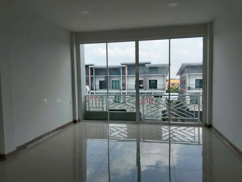 อาคารพาณิชย์ 3 ชั้น 43 ตร.ว. อาคารพาณิชย์ ซอยรังสิต-นครนายก56, Pathum Thani, ถนนลำลูกกา, Khu Khot, Lam Luk Ka, Pathum Thani, , 200 sqm, Shophouse For Sale, by คุณ การันต์ ค้ำคูณ (รันต์), 500353750 - DDproperty.com