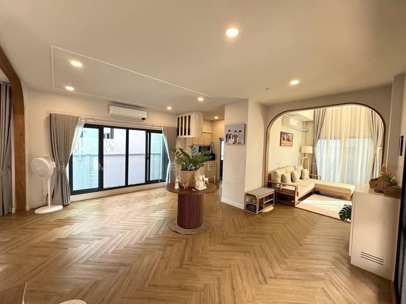 Centro Phahol-Vibhavadi 2 : เซนโทร พหลฯ-วิภาวดี 2, ปทุมธานี, Klong 1 Khlong Luang, คลองหนึ่ง, คลองหลวง, ปทุมธานี, 262 ตร.ม., บ้านเดี่ยว ขาย, โดย HOME Real Estate Service, 500353984 - DDproperty.com
