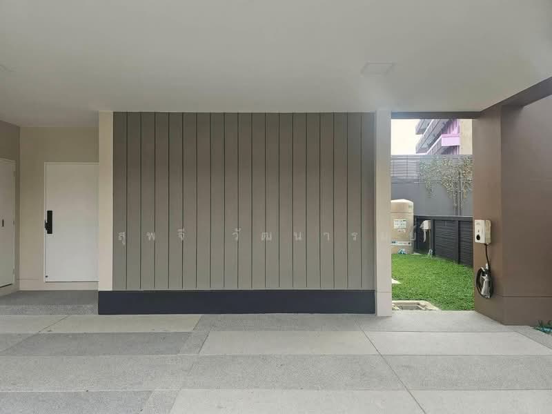 Burasiri Krungthep Kreetha, Bangkok, 95 Soi Pracha Ruam Chai, Hua Mak, Bang Kapi, Bangkok, 4 Bedrooms, 300 sqm, Single Detached House For Rent, by Supajee Wattanarom, 500354018 - DDproperty.com