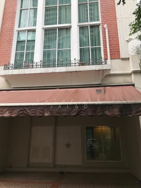 Baan Klang Krung Thonglor, Bangkok, 55 Soi Sukhumvit 55, Khlong Tan Nua, Watthana, Bangkok, 4 Bedrooms, 350 sqm, Townhouse For Rent, by Sataporn Jalao, 500354152 - DDproperty.com