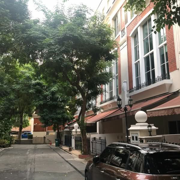 Baan Klang Krung Thonglor : บ้านกลางกรุงทองหล่อ, กรุงเทพ, 55 ซอยสุขุมวิท 55, คลองตันเหนือ, วัฒนา, กรุงเทพ, 350 ตร.ม., ทาวน์เฮ้าส์ ให้เช่า, โดย Sataporn Jalao, 500354152 - DDproperty.com