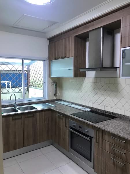 Baan Klang Krung Thonglor, Bangkok, 55 Soi Sukhumvit 55, Khlong Tan Nua, Watthana, Bangkok, 4 Bedrooms, 350 sqm, Townhouse For Rent, by Sataporn Jalao, 500354152 - DDproperty.com