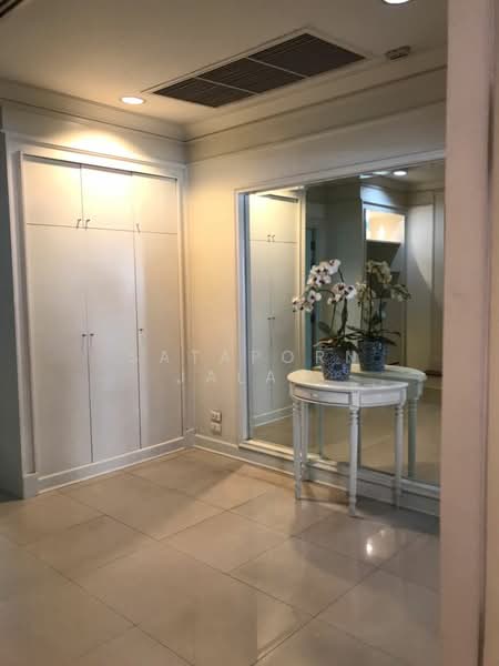 Baan Klang Krung Thonglor, Bangkok, 55 Soi Sukhumvit 55, Khlong Tan Nua, Watthana, Bangkok, 4 Bedrooms, 350 sqm, Townhouse For Rent, by Sataporn Jalao, 500354152 - DDproperty.com