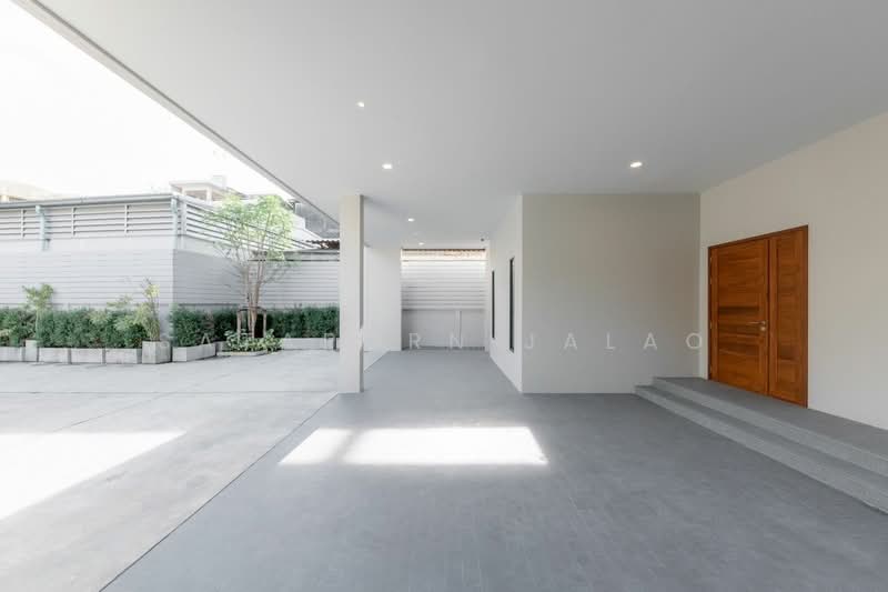3-BR Townhouse, Bangkok, Bowon Niwet, Phra Nakhon, Bangkok, 3 Bedrooms, 420 sqm, Townhouse For Sale, by Sataporn Jalao, 500354156 - DDproperty.com