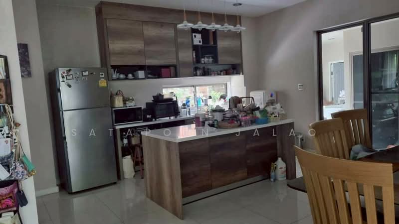 Moobaan Chollada Suvarnabhumi : หมู่บ้านชลลดา สุวรรณภูมิ, สมุทรปราการ, ถนนวัดศรีวารีน้อย, ศีรษะจรเข้น้อย, บางเสาธง, สมุทรปราการ, 394 ตร.ม., บ้านเดี่ยว ขาย, โดย Sataporn Jalao, 500354194 - DDproperty.com