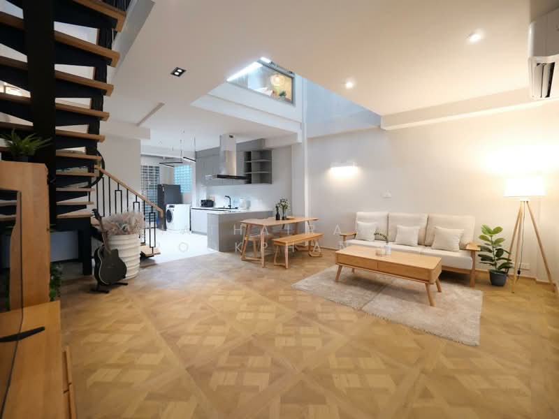 3-BR Townhouse, Bangkok, Khlong Tan Nua, Watthana, Bangkok, 3 Bedrooms, 210 sqm, Townhouse For Sale, by Hathairat Rookphan , 500354215 - DDproperty.com