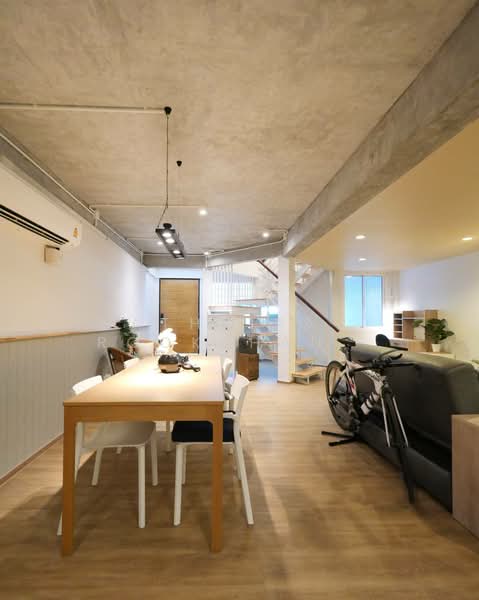 3-BR Townhouse, Bangkok, Khlong Tan Nua, Watthana, Bangkok, 3 Bedrooms, 150 sqm, Townhouse For Sale, by Hathairat Rookphan , 500354222 - DDproperty.com